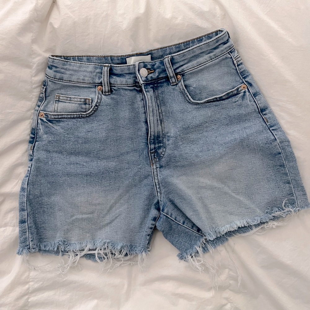 H&M stretch denim shorts size US 8